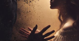 AI提示词_两个人相对而立，手掌紧紧相 pressed在一起，左侧为黑暗与烟雾组成的身影，象征着死亡与消失，右侧是一位二十多岁的日本女性，表现出强烈的情感对比_chatgpt会员有什么功能缩略图