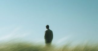 ChatGPT提示词_一幅用梵高风格描绘的草原上的人物，展现自然的宁静_chatgptplus缩略图