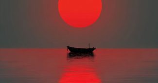 ChatGPT提示词_夕阳映在水面，小船漂浮在前，背景以黑色为主调，营造神秘宁静的氛围_chatgpt plus api缩略图