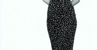 AI提示词_一位身穿旗袍的模特展现欧日融合的极简时尚_Grok4缩略图