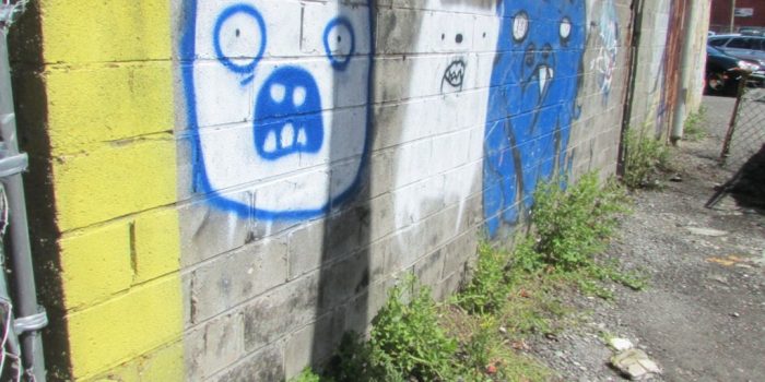 ChatGPT_AI提示词_冒险时间与蜜蜂与小狗的史诗混搭街头艺术角色派对_chatgpt5.1即时聊天缩略图