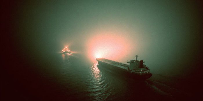 ChatGPT_AI提示词_海中一艘大型运输船的热成像图_怎么开通chatgpt会员缩略图