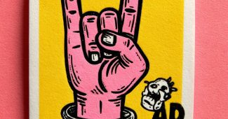 AI提示词_一只粉色手指竖起中指的摇滚姿态_chatgpt.com官网缩略图