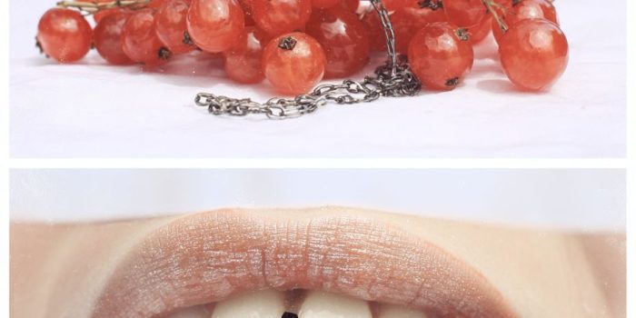 ChatGPT提示词_一幅复古风格的作品，展示闪亮的自然嘴唇和鲜亮的红醋栗_chatgpt会员费用缩略图