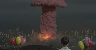 ChatGPT提示词_一个小孩在前景中仰望着一个由粉色棉花糖、旋转木马、橡胶鸭子、彩色气球、棒棒糖和派对帽组成的超现实主义蘑菇云爆炸，背景是日落时分的城市天际线_chatgpt会员收费标准缩略图