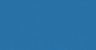 ChatGPT提示词_在蓝色草原上，房车旁一个人仰望星空_chatgpt官网网址缩略图