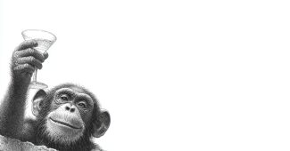 ChatGPT提示词_一只成年黑猩猩在墙顶欢庆，举着马提尼酒杯微笑_chatgpt会员多少钱一个月缩略图