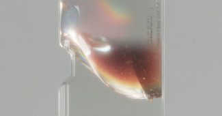 ChatGPT提示词_一张超未来主义的内存卡，卡内有数据全息图和星系_如何开通gpt会员缩略图