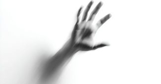 ChatGPT提示词_挥手插图，概念形象_国内如何买gpt会员卡便宜一点缩略图