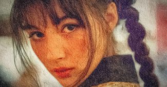 ChatGPT提示词_一位女孩正在扮演早期的Otome Ranma，展现动感和优雅的美感_chatgpt官网在线网页版缩略图