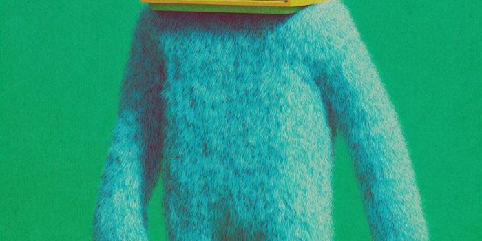 ChatGPT提示词_一个长着角和眼睛的怪物在客厅里背着一台旧电视奔跑，观察坐在沙发上的人们_chatgpt帐号购买缩略图