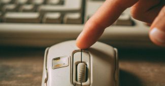 AI提示词_复古电脑时代的鼠标点击声_gpt会员有什么用缩略图