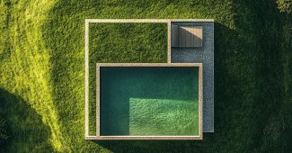 AI提示词_一座位于绿草地上的房子和游泳池_gpt会员怎么充缩略图